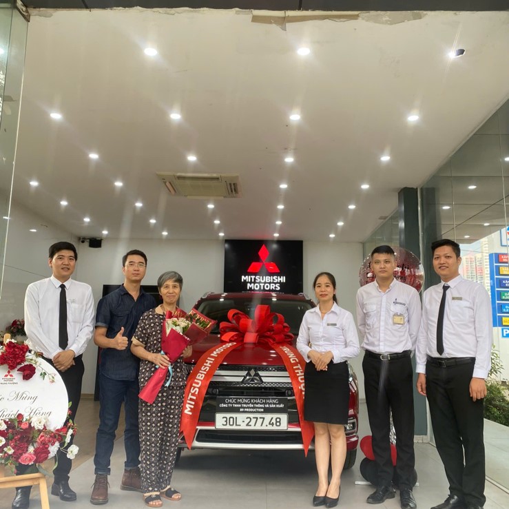 giao xe mitsubishi trung thượng